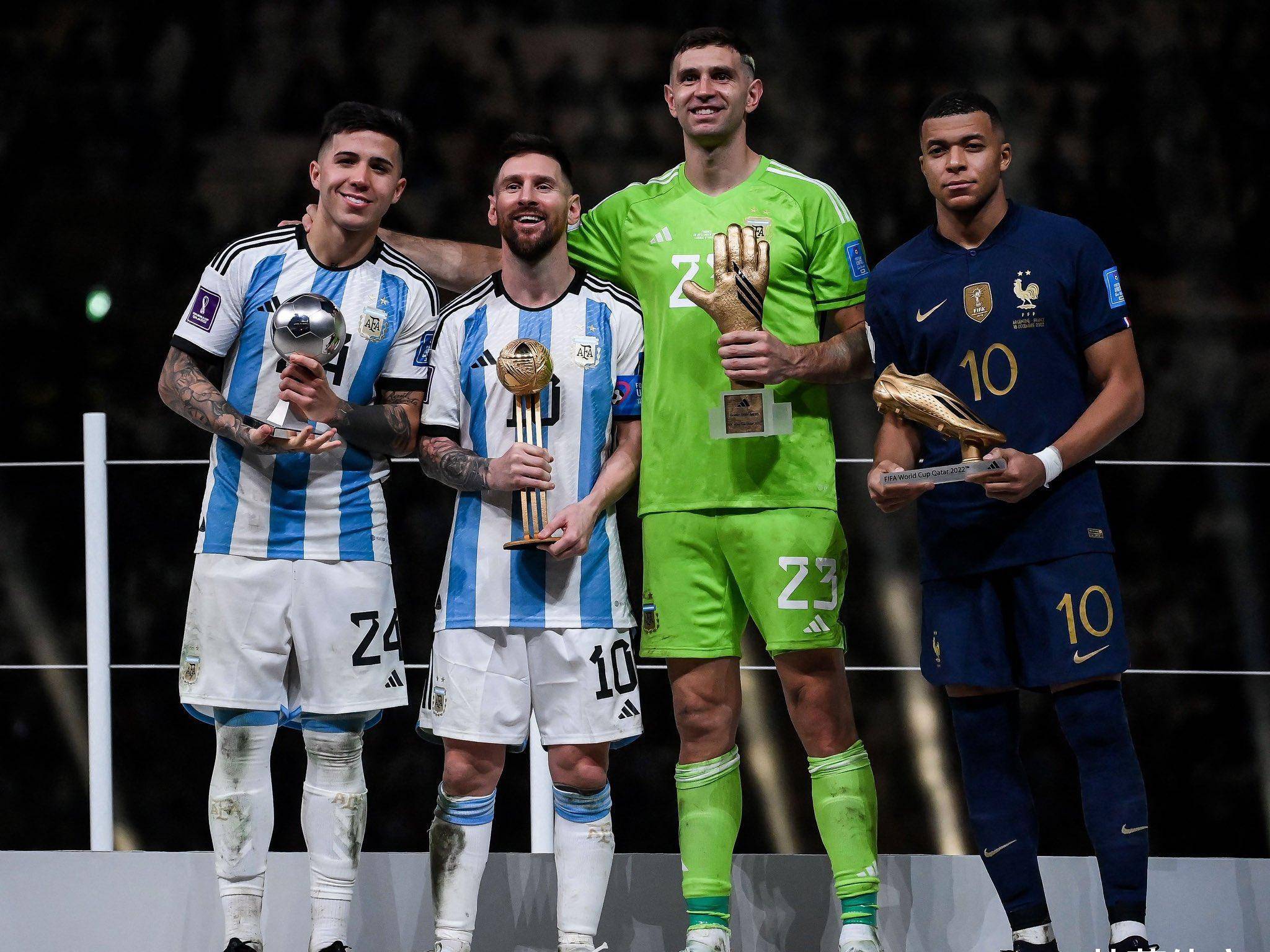 九游娱乐官网-重返赛场引发热议！，詹姆斯在法国队比赛中出色防守观众掌声雷动-九游娱乐官网