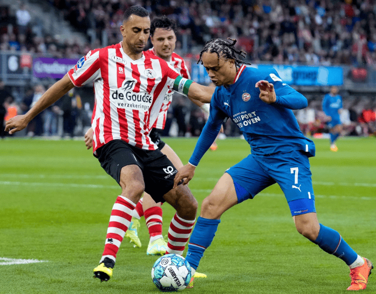 九游会-克里夫兰骑士迎荷甲关键赛，赛前外线爆发，压力陡增，身体对抗强度拉满的简单介绍-九游会